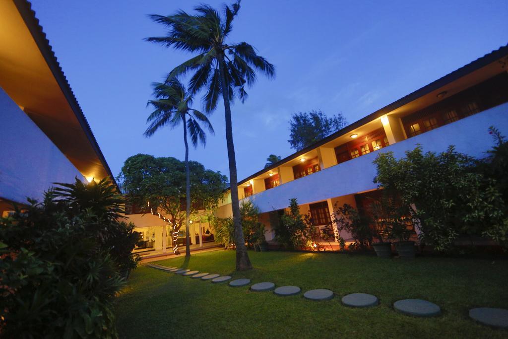Catamaran Beach Hotel Negombo Exterior foto