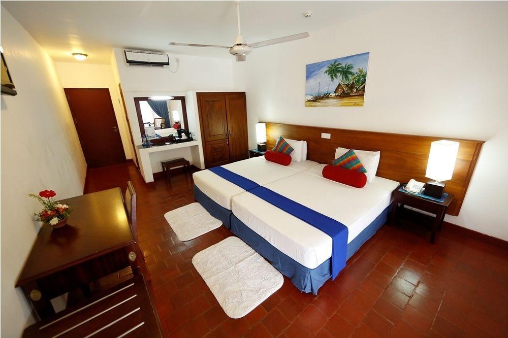 Catamaran Beach Hotel Negombo Exterior foto
