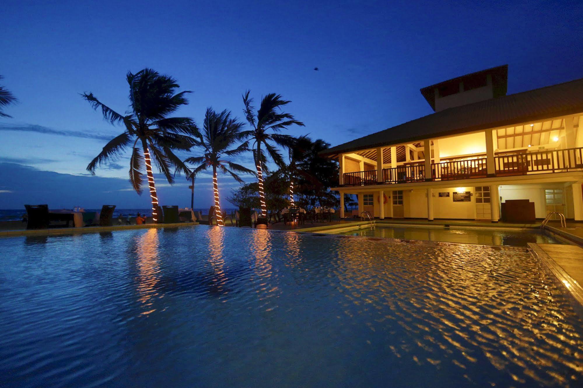 Catamaran Beach Hotel Negombo Exterior foto